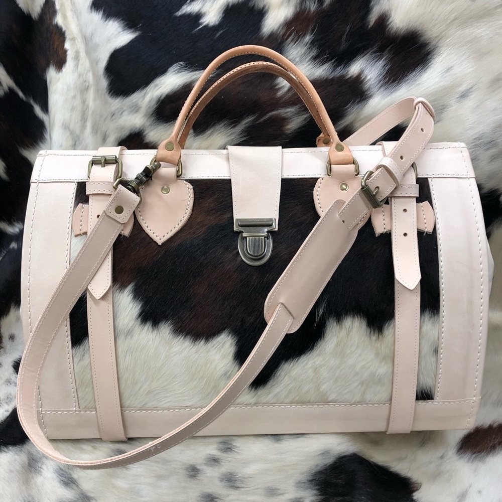 Cowhide duffle - Picture 7 of 15